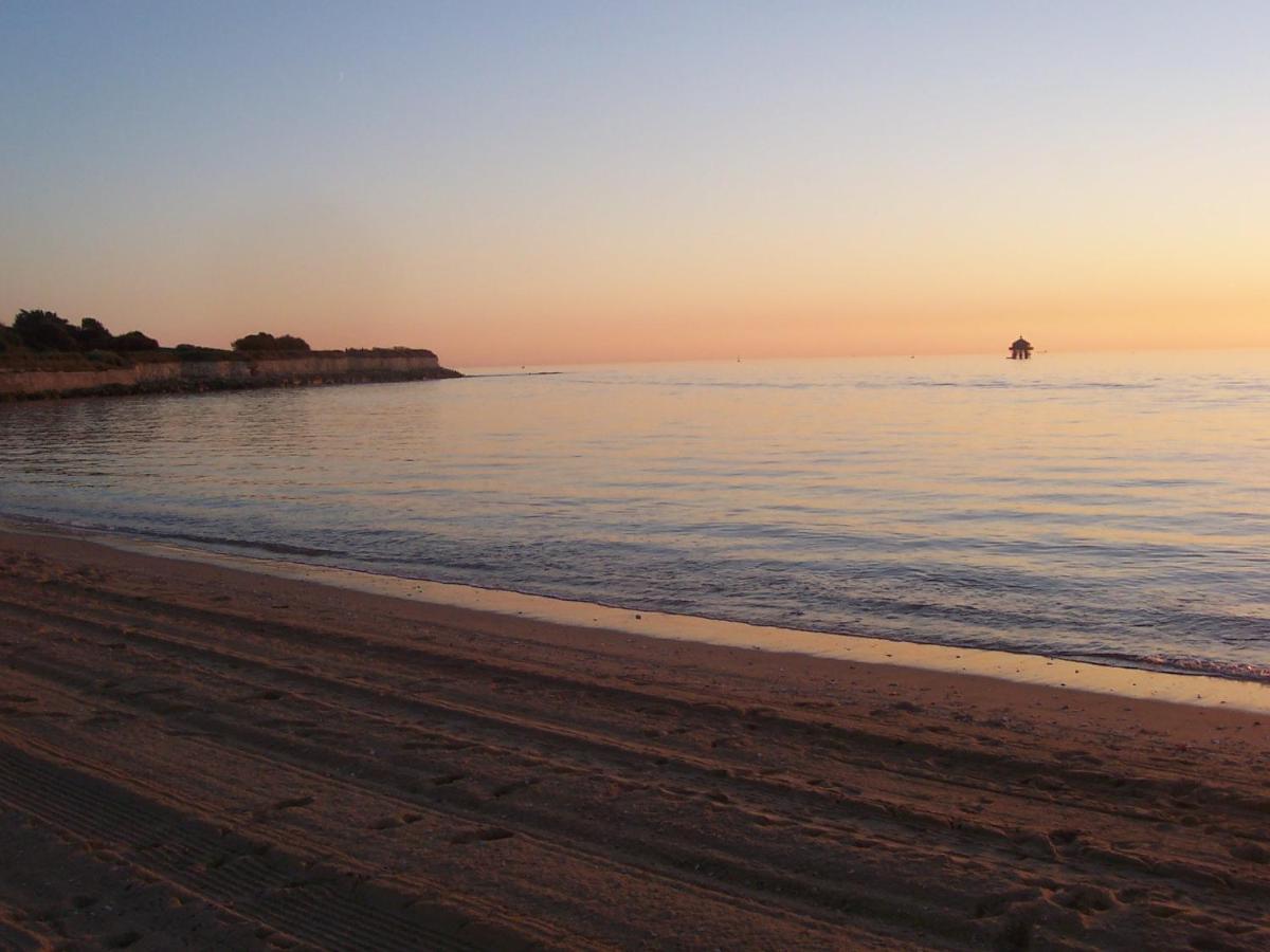 La Rochelle Sur L'Eau Hotel ภายนอก รูปภาพ